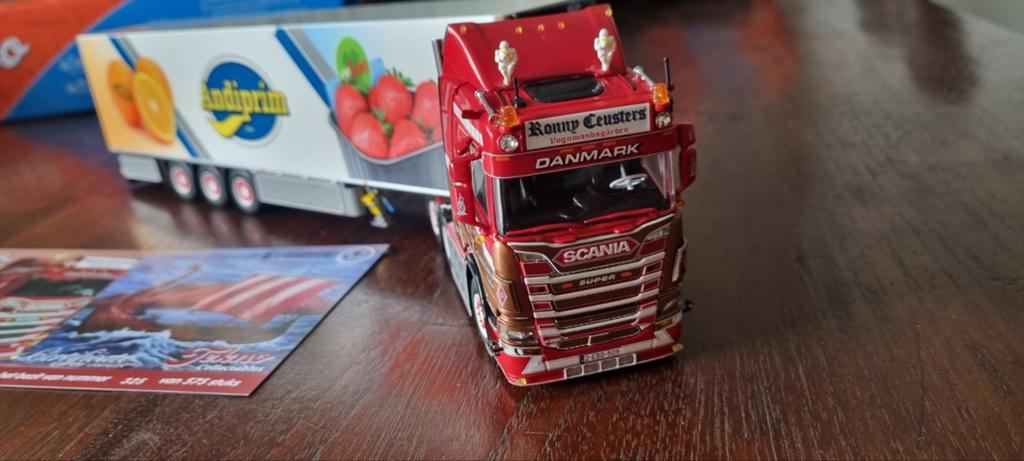 Ceusters, Hobby en Vrije tijd, Modelauto's | 1:50, Ophalen of Verzenden, Zo goed als nieuw, Bus of Vrachtwagen, Tekno