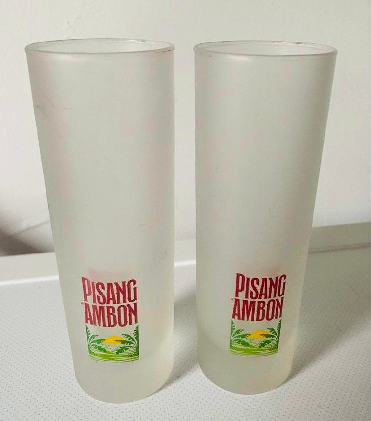 2 Matte glazen van Pisang Ambon met verzwaarde bodem.H.15 cm, Ophalen of Verzenden, Zo goed als nieuw, Borrel- of Shotglas