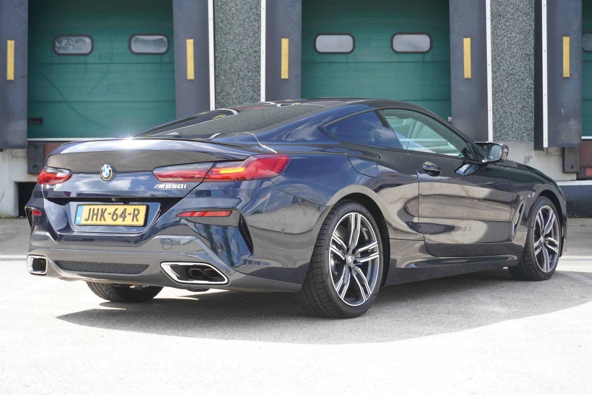 BMW 8-serie M850i 530pk xDrive High Executive | LED Laser |, Auto's, Automaat, 12 maanden, Gebruikt, Zwart