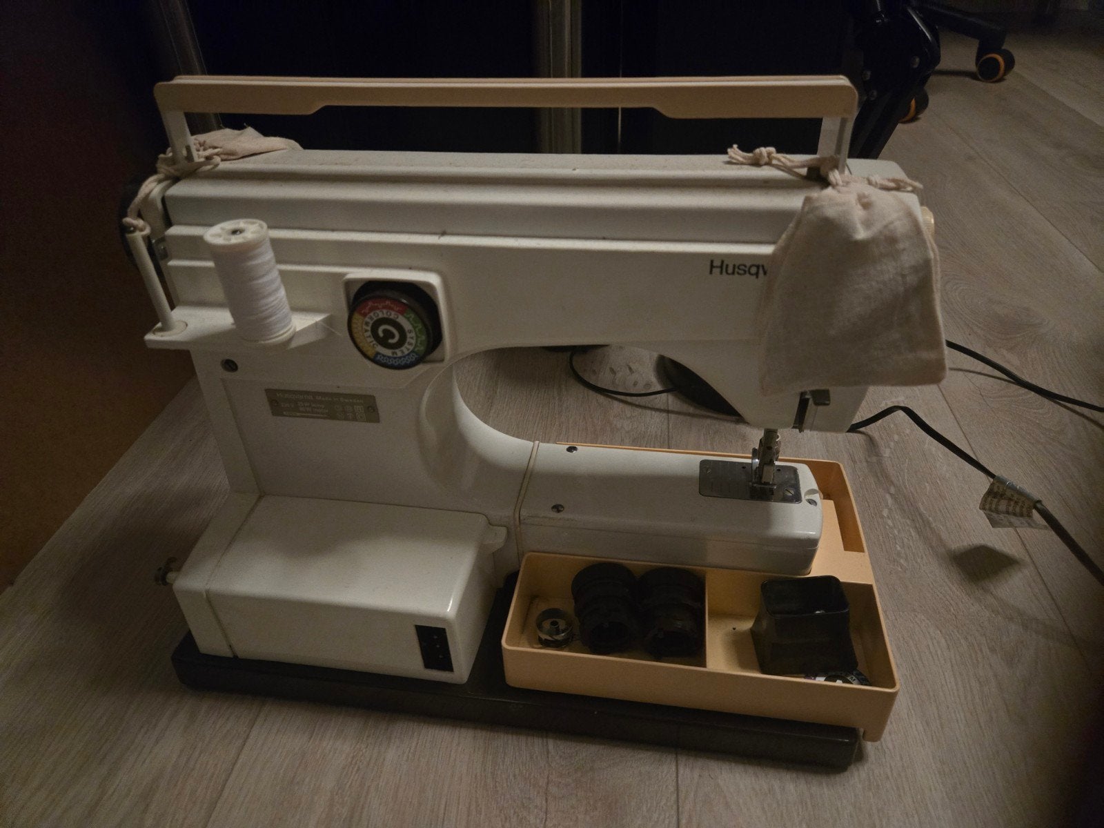 Husqvarna 2000 Naaimachine - (zonder oplade, Ophalen of Verzenden, Gebruikt, Naaimachine, Husqvarna