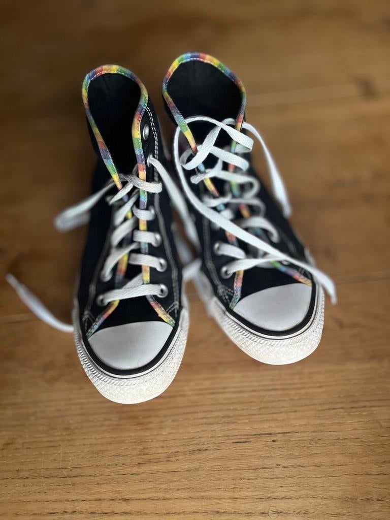 Custom Pride converse, Zwart, Ophalen of Verzenden, Sneakers of Gympen, Gedragen