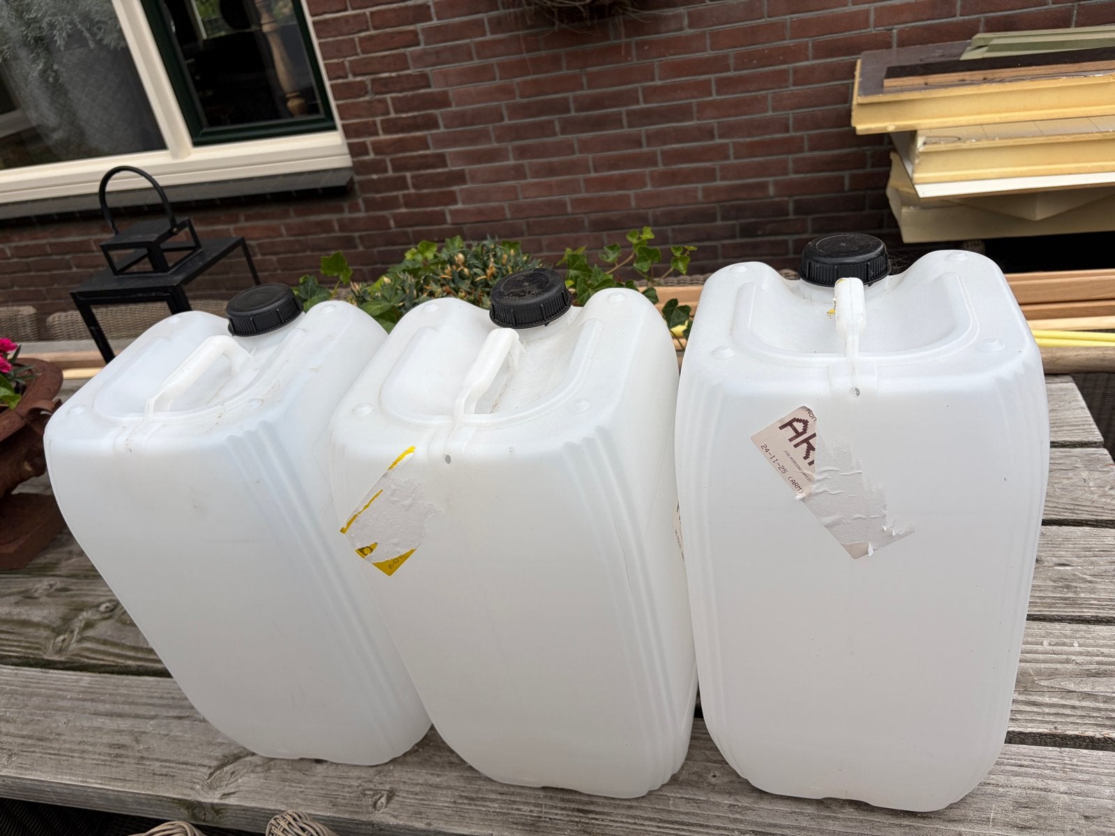 Jerrycans 20 liter - 3 stuks - gebruikt voor water, Ophalen of Verzenden, Zo goed als nieuw