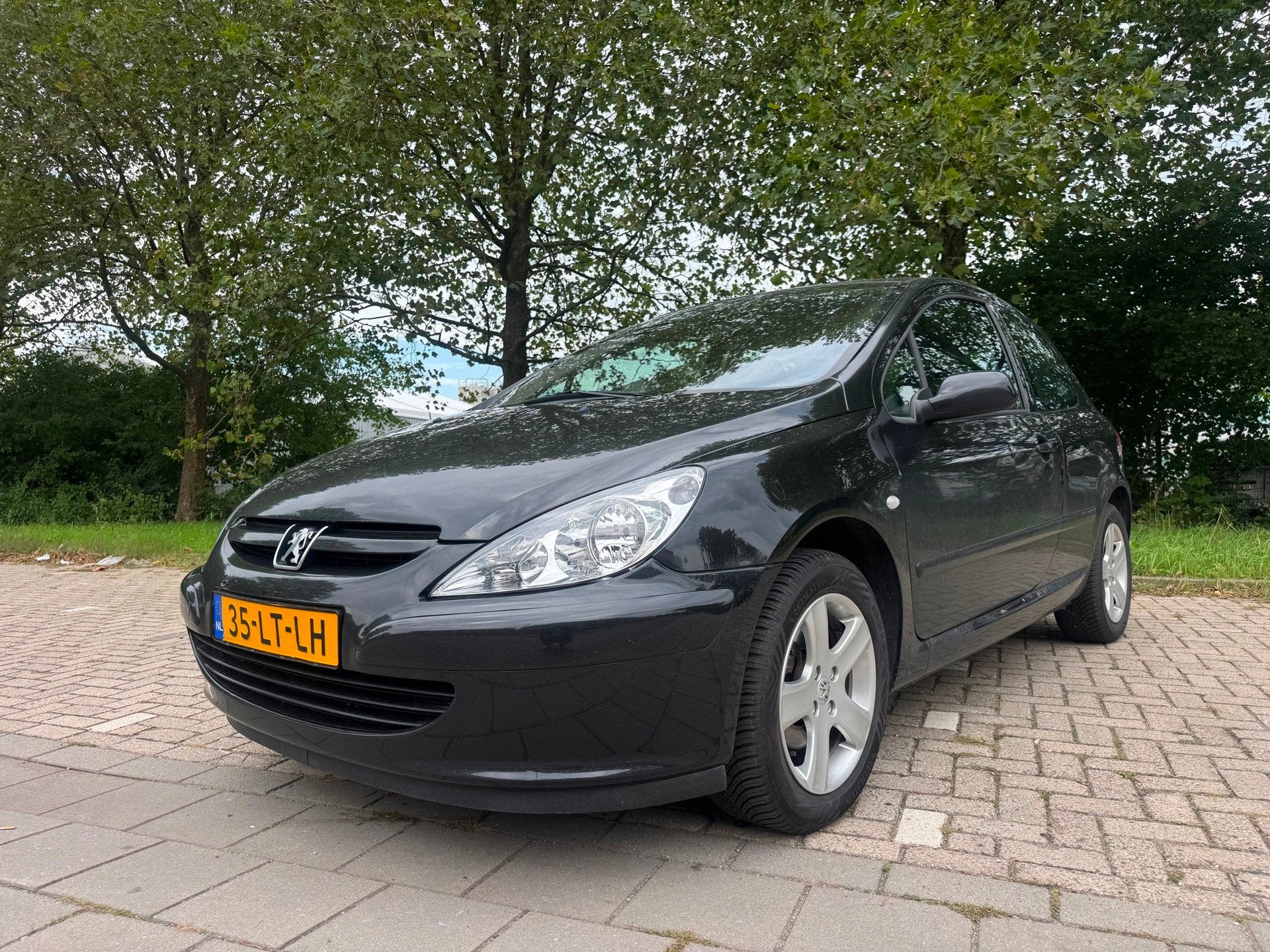 Peugeot 307 2.0-16V XSI, 136 pk, Gebruikt, 4 cilinders, Zwart