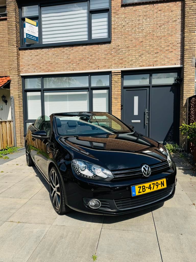 Volkswagen Golf 6 Cabrio Cup 1.4 TSI 122PK 7-DSG 2015 Zwart, 4 cilinders, Cabriolet, 4 stoelen, 75 €/maand