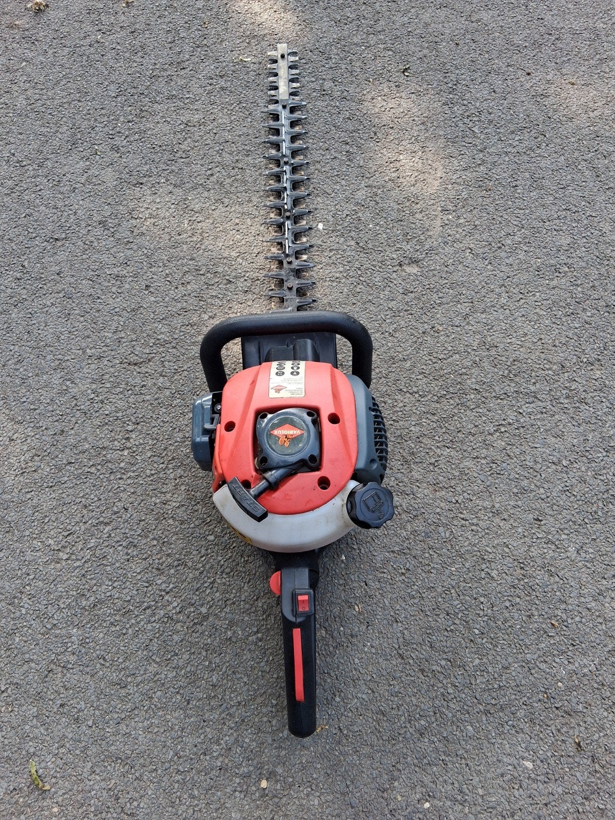 Te koop Een goed werkende heggenschaar starten en lopen, Ophalen, Gebruikt, Benzine