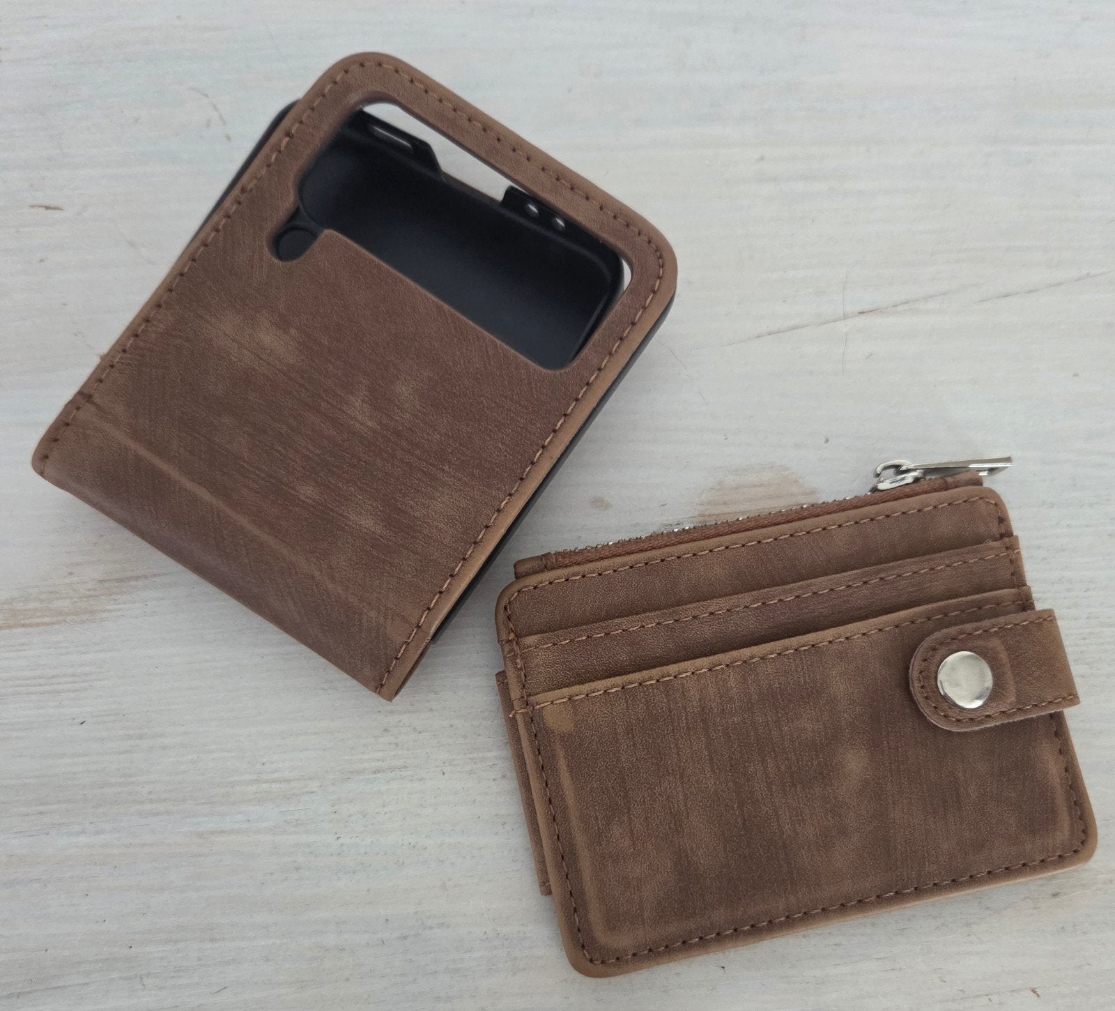 Telefoon hoesje Flip4, Ophalen, Bruin, Hoesje of Tasje, Zo goed als nieuw