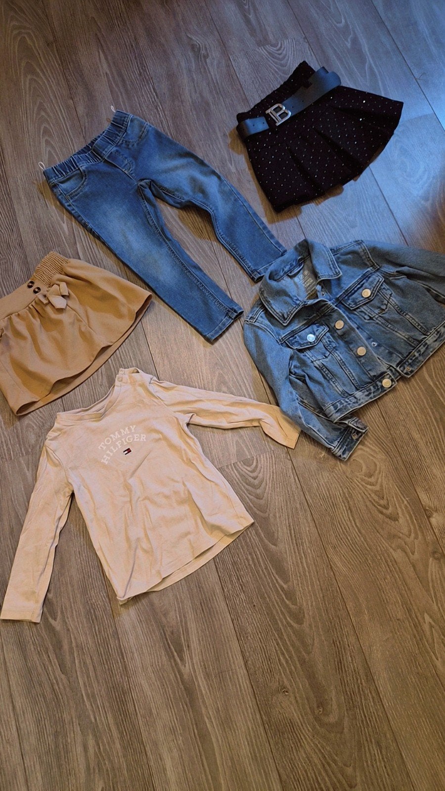 kledingset voor meisjes: spijkerbroek, rokjes, jasje, s, Ophalen of Verzenden, Zo goed als nieuw, Meisje