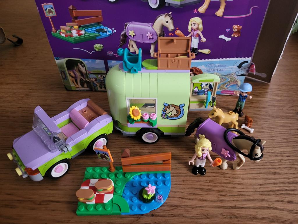 LEGO Friends Trailer met Paard en Veulen zgan 42695, Ophalen, Lego, Friends, Zo goed als nieuw