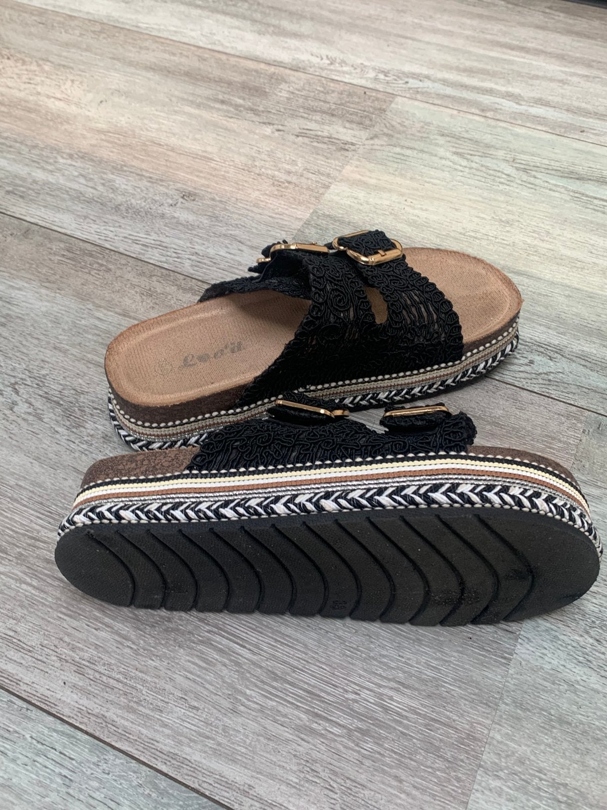 Slipper zwart.   Maat 38.   Izgst, Ophalen, Zo goed als nieuw, Zwart