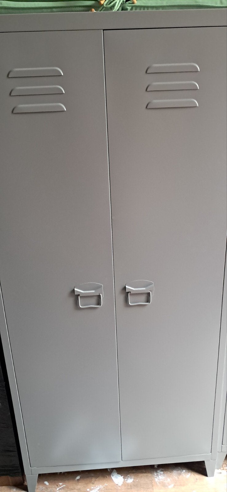 Grijze metalen kledingkast met hangruimte, Ophalen, Gebruikt, 50 tot 100 cm, Metaal