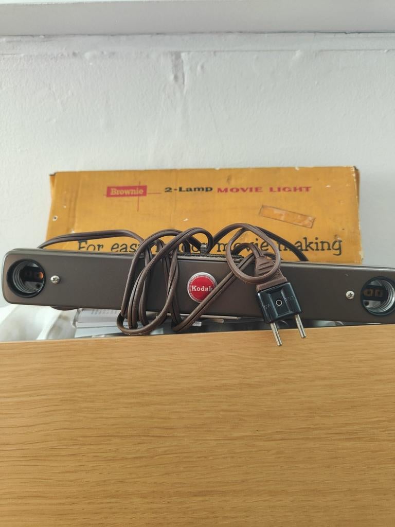Kodak Brownie 2-Lamp Movie Light/ Philips Photolight, Ophalen