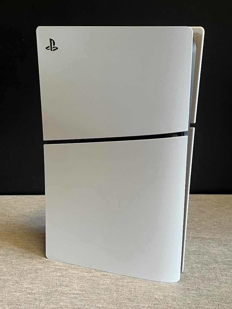 Sony PS5 Slim Digital 2 Controllers Qware Docking CFI-2116, Ophalen of Verzenden, Zo goed als nieuw, Playstation 5 Digital