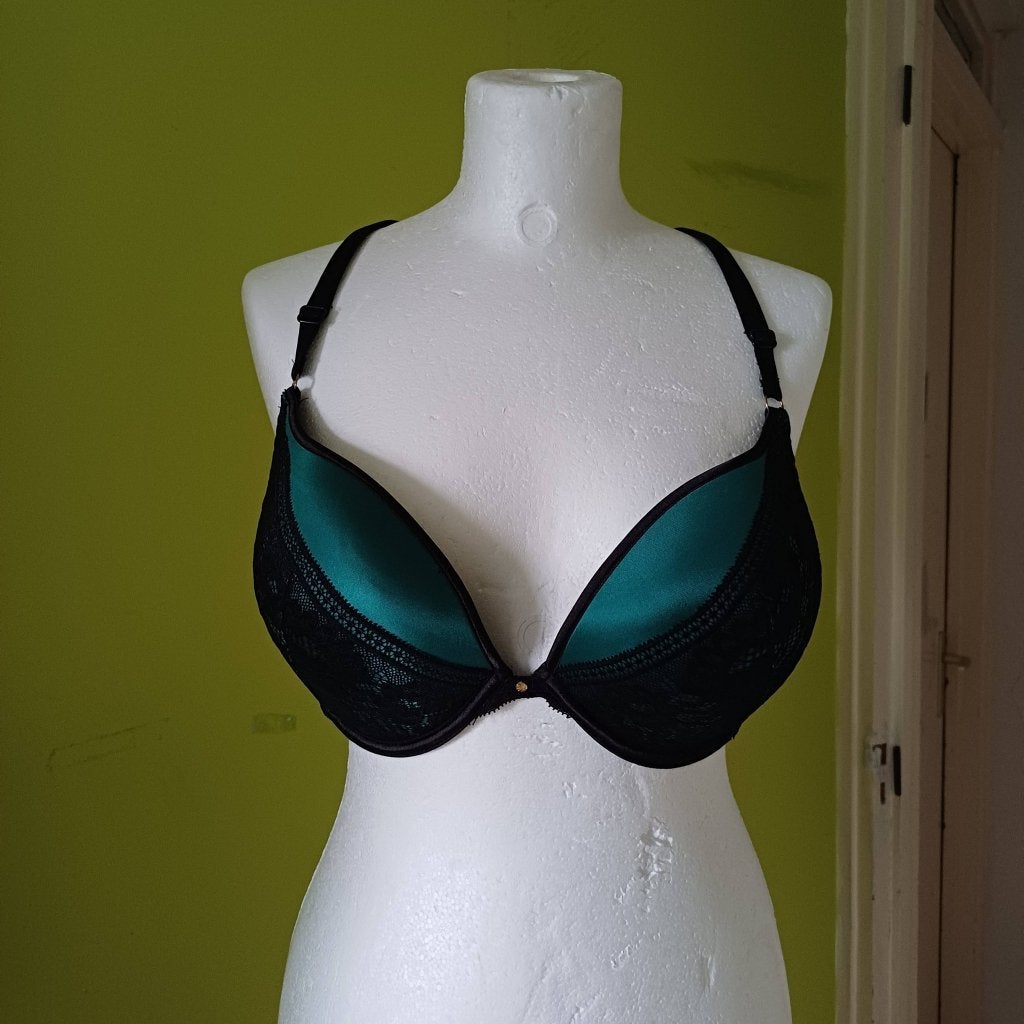 Mooie groen/zwarte bh van Secret Possessions 95D, Kleding | Dames, Ondergoed en Lingerie, Possessions, Ophalen of Verzenden, Groen