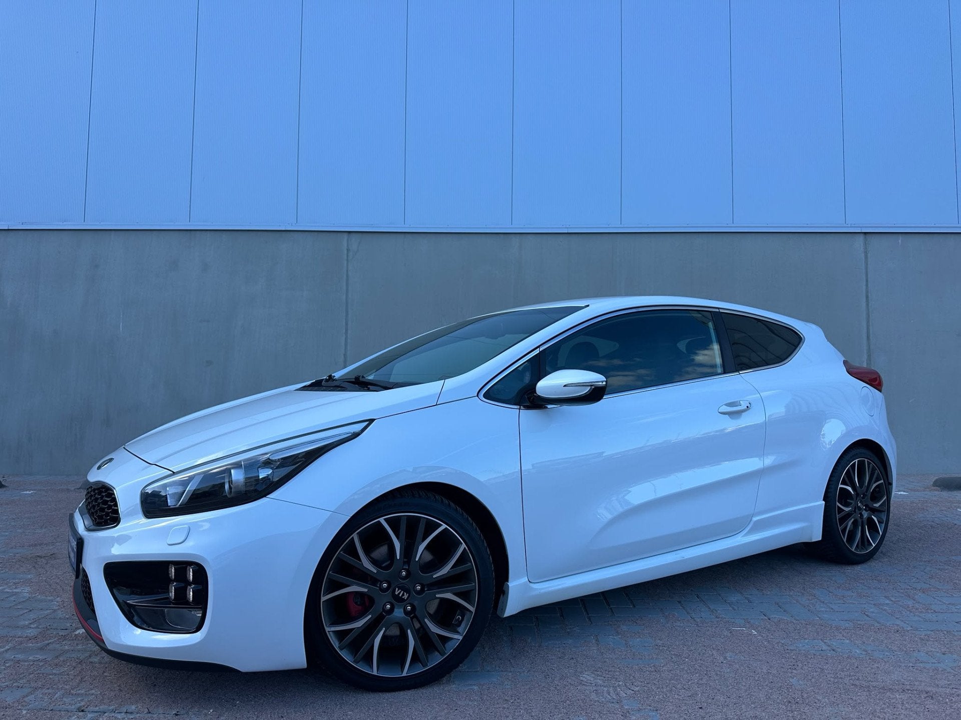 Kia pro_cee'd 1.6 GT Climate C, Cruise C, Camera, Navigatie!, Voorwielaandrijving, Gebruikt, 4 cilinders, Met garantie (alle)