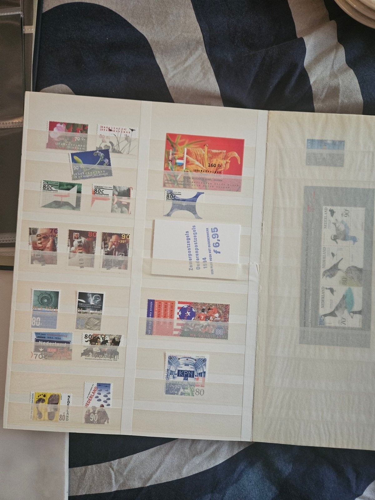 8 albums postzegels, Ophalen