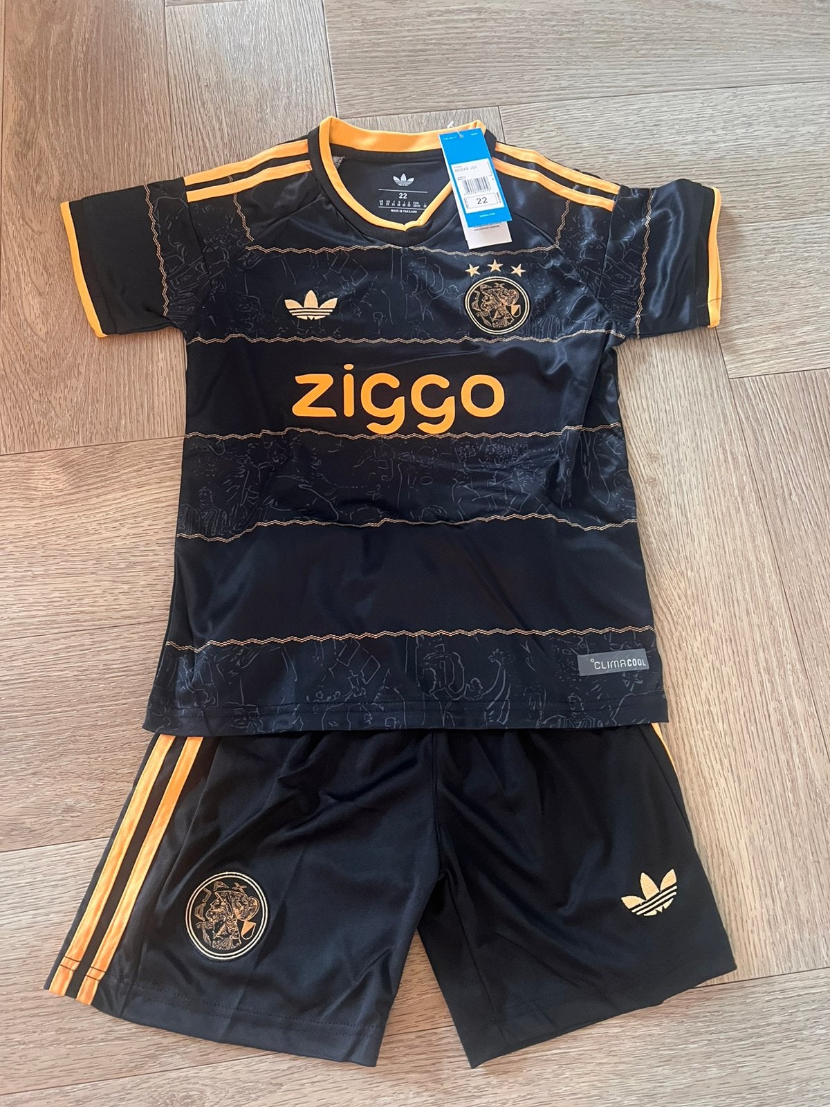 Voetbal ajax tenue 128/134, Ophalen of Verzenden, Nieuw, Jongen of Meisje, Sport- of Zwemkleding