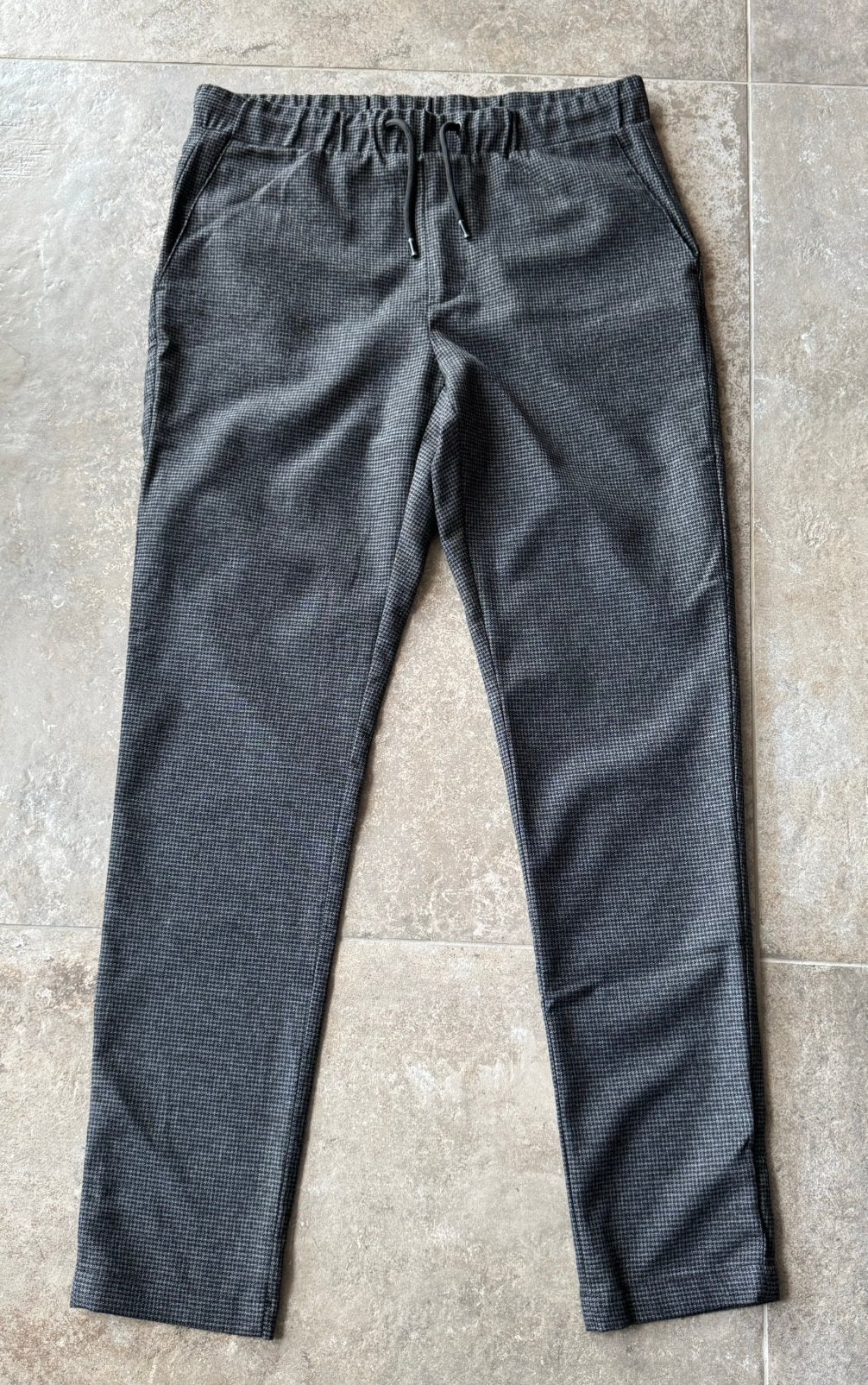 Broek pantalon Daily Aesthetikz, Ophalen of Verzenden, Zo goed als nieuw, Maat 52/54 (L), Grijs