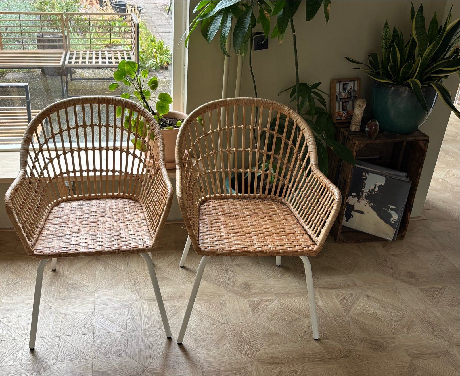 Twee rotan stoelen met metalen poten - IKEA NILSOVE, Huis en Inrichting, Stoelen, Ophalen, Twee, Overige kleuren, Riet of Rotan