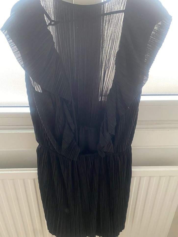 Mooie plisse jurk niet gedragen, Kleding | Dames, Zwart, Maat 42/44 (L), Nieuw, Ophalen of Verzenden