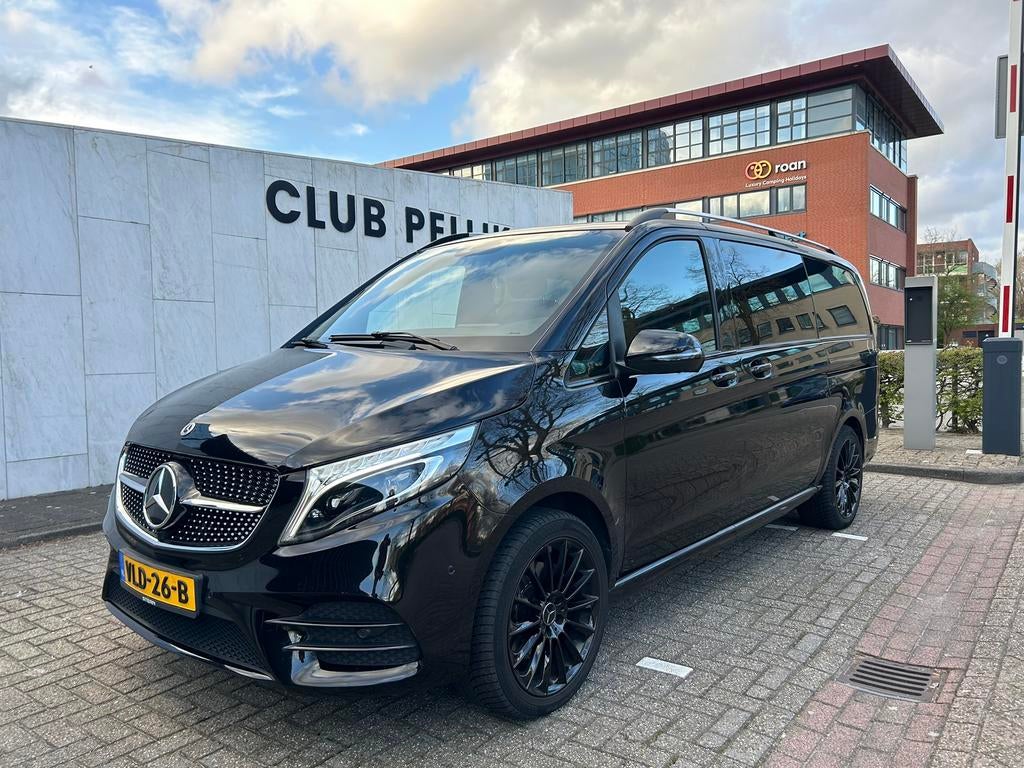 Mercedes-Benz V300d 4MATIC (2021) | AMG | 360° | ACC | Leder, 4 cilinders, 2000 kg, Zwart, Diesel
