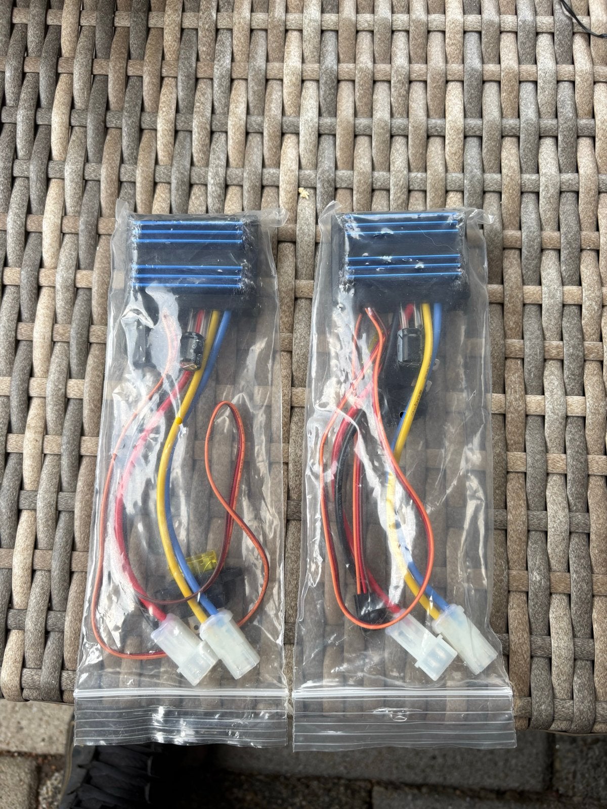2x RC Auto ESC Snelheidsregelaar met Connectoren, Ophalen, Nieuw