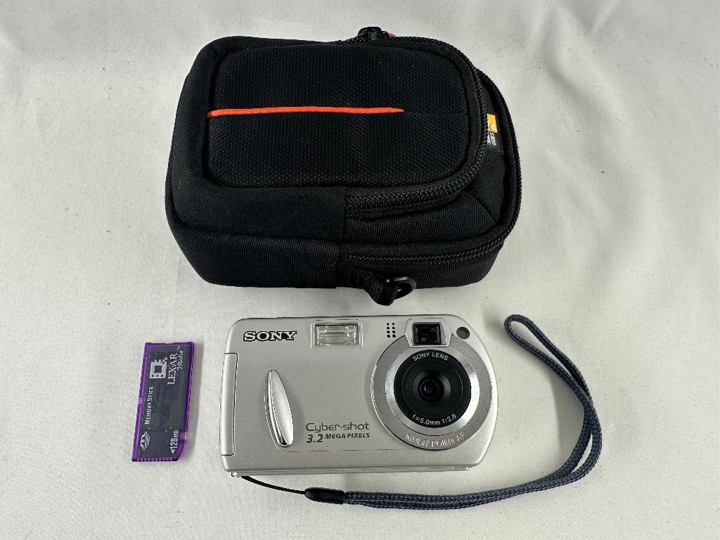 Sony Cybershot Camera 3.2 Megapixels DSC-P32, Compact, Onbekend, Ophalen of Verzenden, Zo goed als nieuw