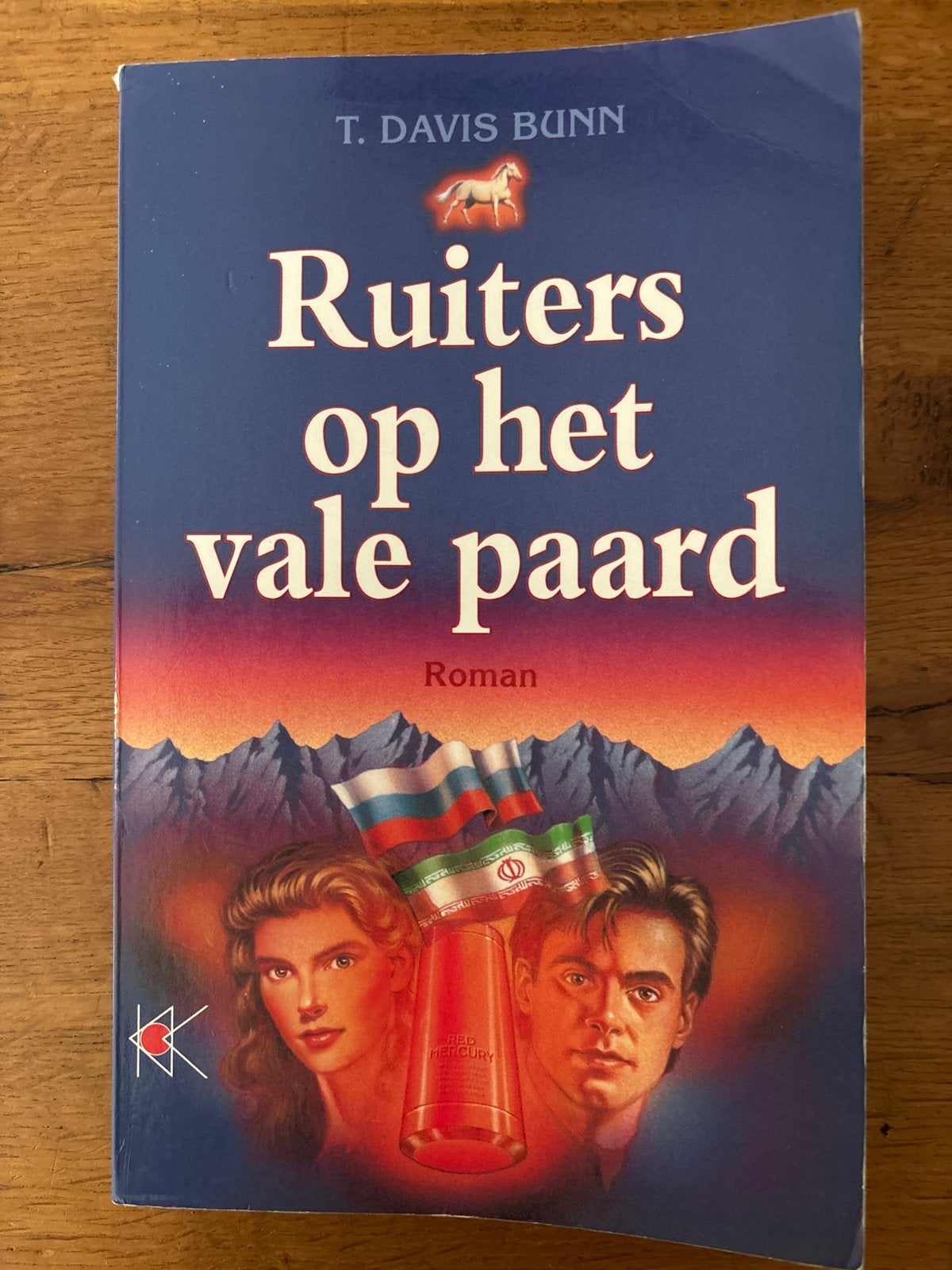 Ruiters op het vale paard - T. Davis Bunn (Roman), Boeken, Ophalen of Verzenden, Zo goed als nieuw, Nederland