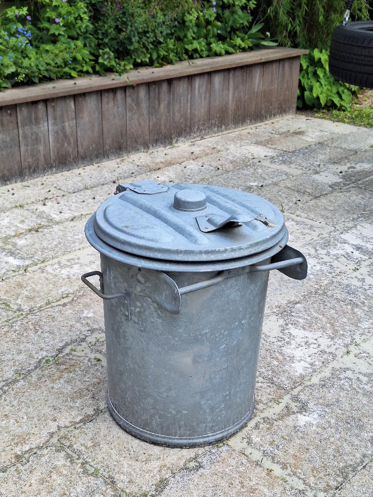 Zinken Vuilnisemmer (50 liter), Ophalen, Gebruikt, 40 liter of meer, Metaal