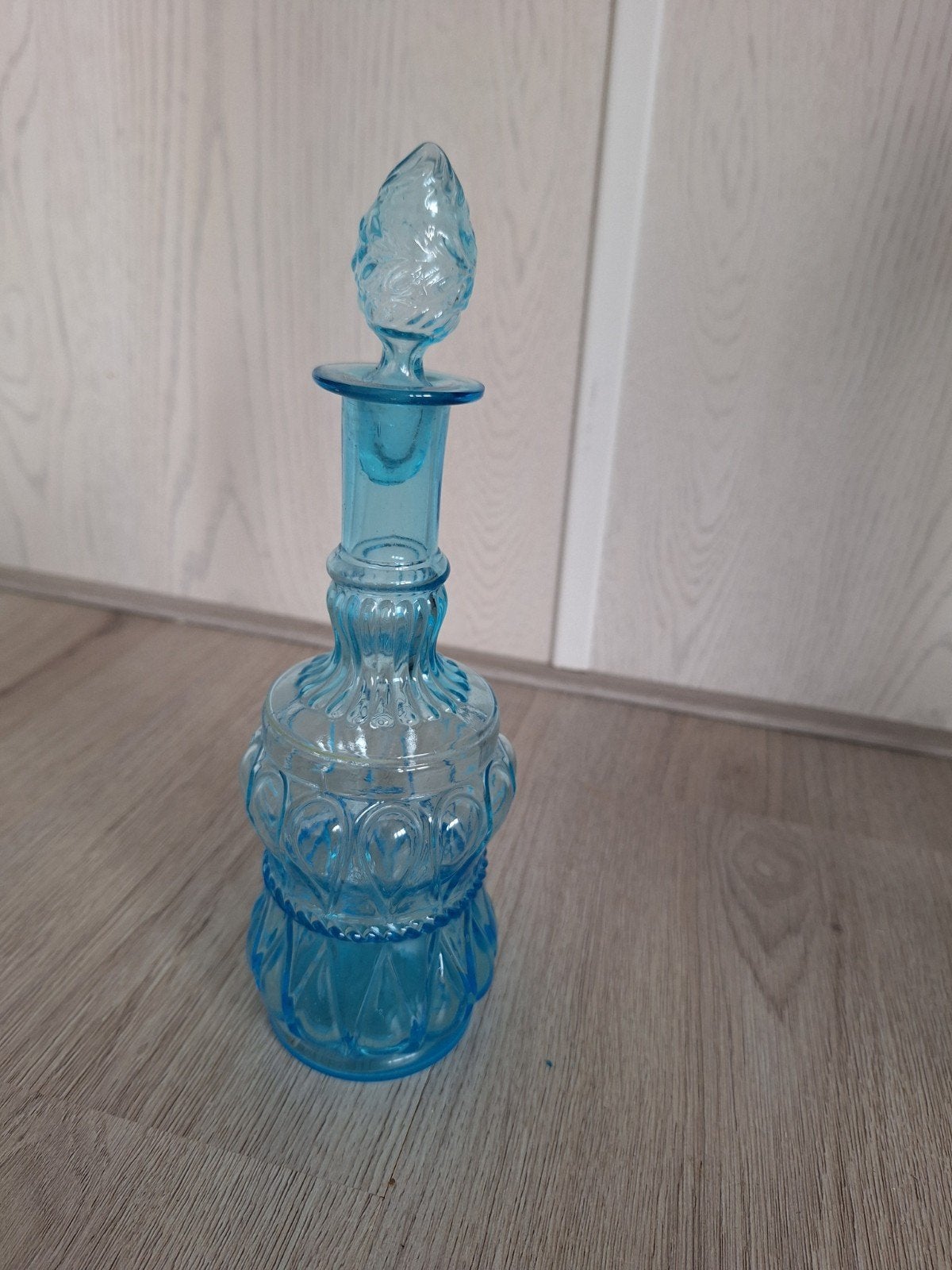 Vintage Blauwe Glazen Fles met Dop - Decoratief, Ophalen of Verzenden