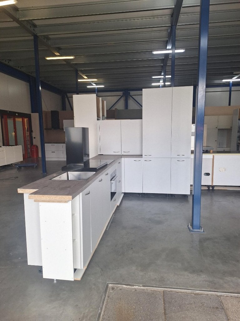 Keuken Compleet met APP 120Keukens op voorraad Nr. 2975, Ophalen, Zo goed als nieuw, Overige typen, Met kookeiland