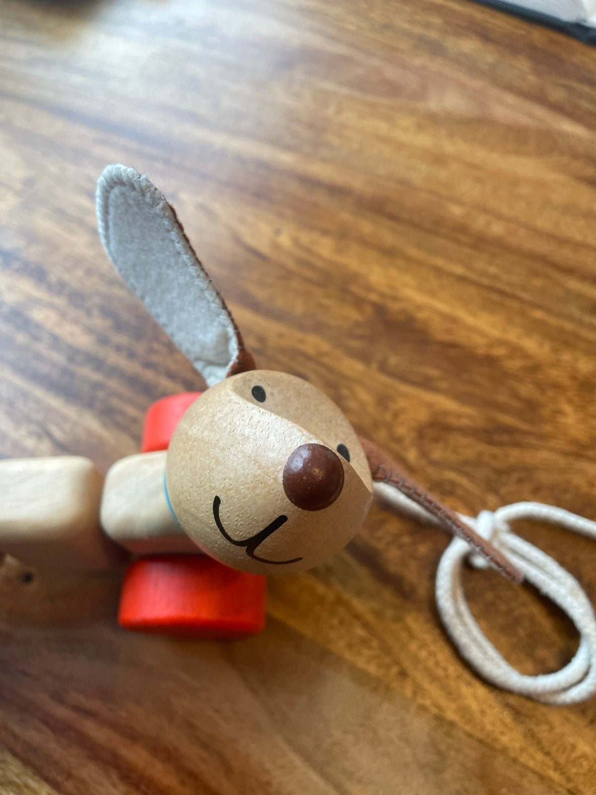 Houten speelgoed teckel Dille & Kamille by PlanToys, Ophalen of Verzenden, Zo goed als nieuw, Jongen of Meisje