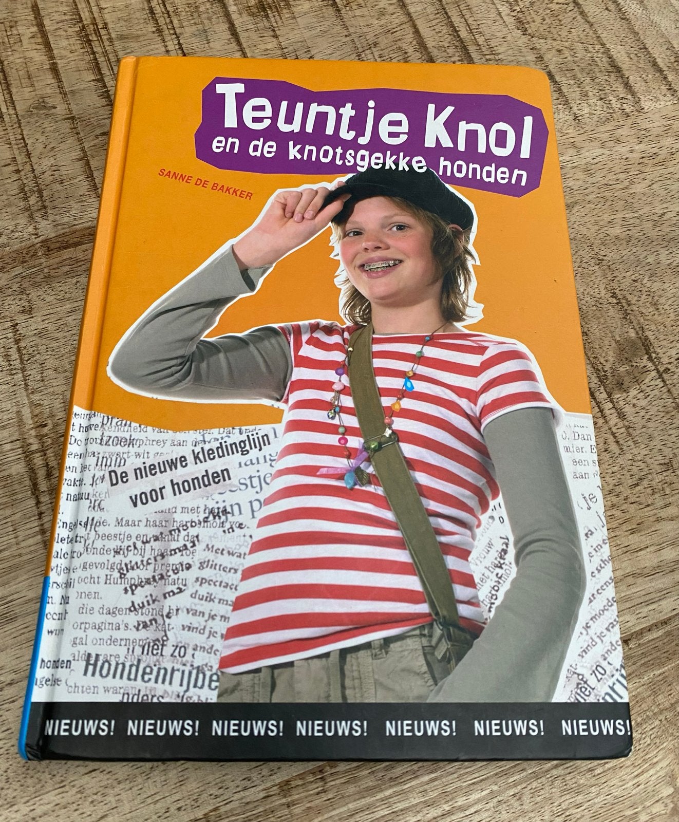 Teuntje Knol en de knotsgekke honden - Sanne de Bakker, Ophalen, Gelezen, Fictie algemeen
