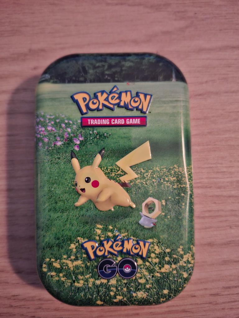 Pokémon GO Mini Tin met Pikachu en Meltan, Ophalen of Verzenden, Nieuw, Overige typen