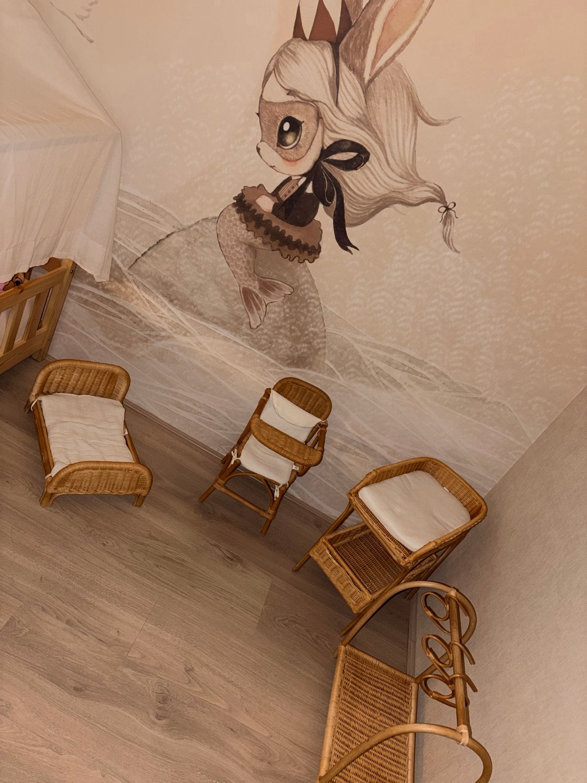 Rotan zara home poppenset - Stoel, bedje, commode en kastje, Ophalen, Gebruikt, Overige typen