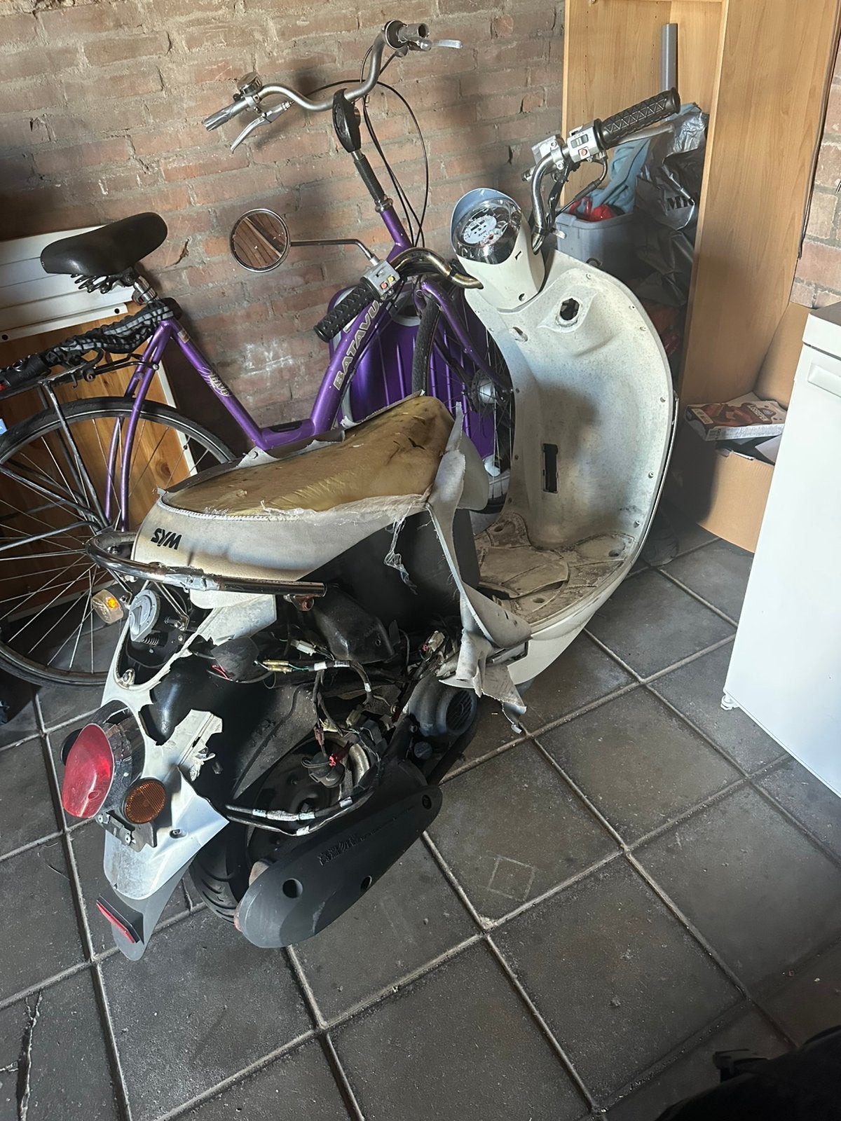 Sym mio, Fietsen en Brommers, Snorfietsen en Snorscooters, Ophalen, Zo goed als nieuw, Benzine