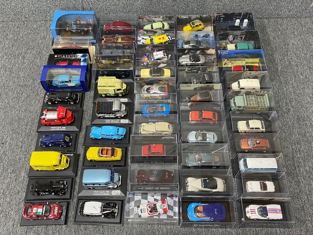 50x Mix van merken tijdschrijfmodellen 1:43 ATLAS IXO etc, Auto, Onbekend, Zo goed als nieuw, Onbekend
