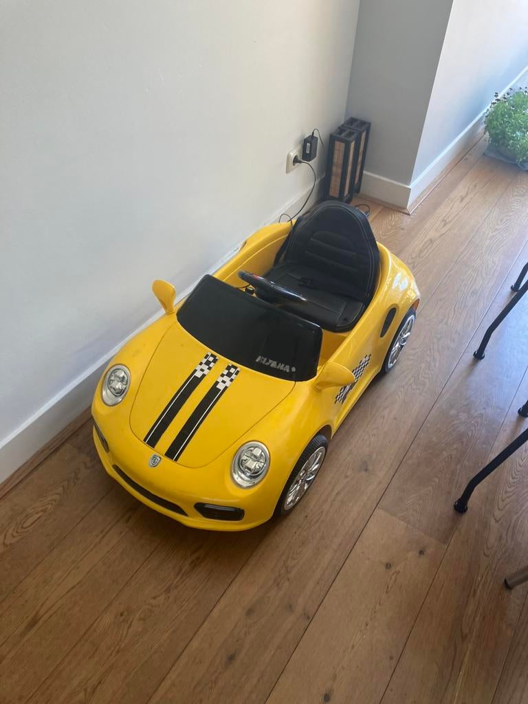 porsche 911 electrische speelgoedauto, Ophalen of Verzenden, Zo goed als nieuw