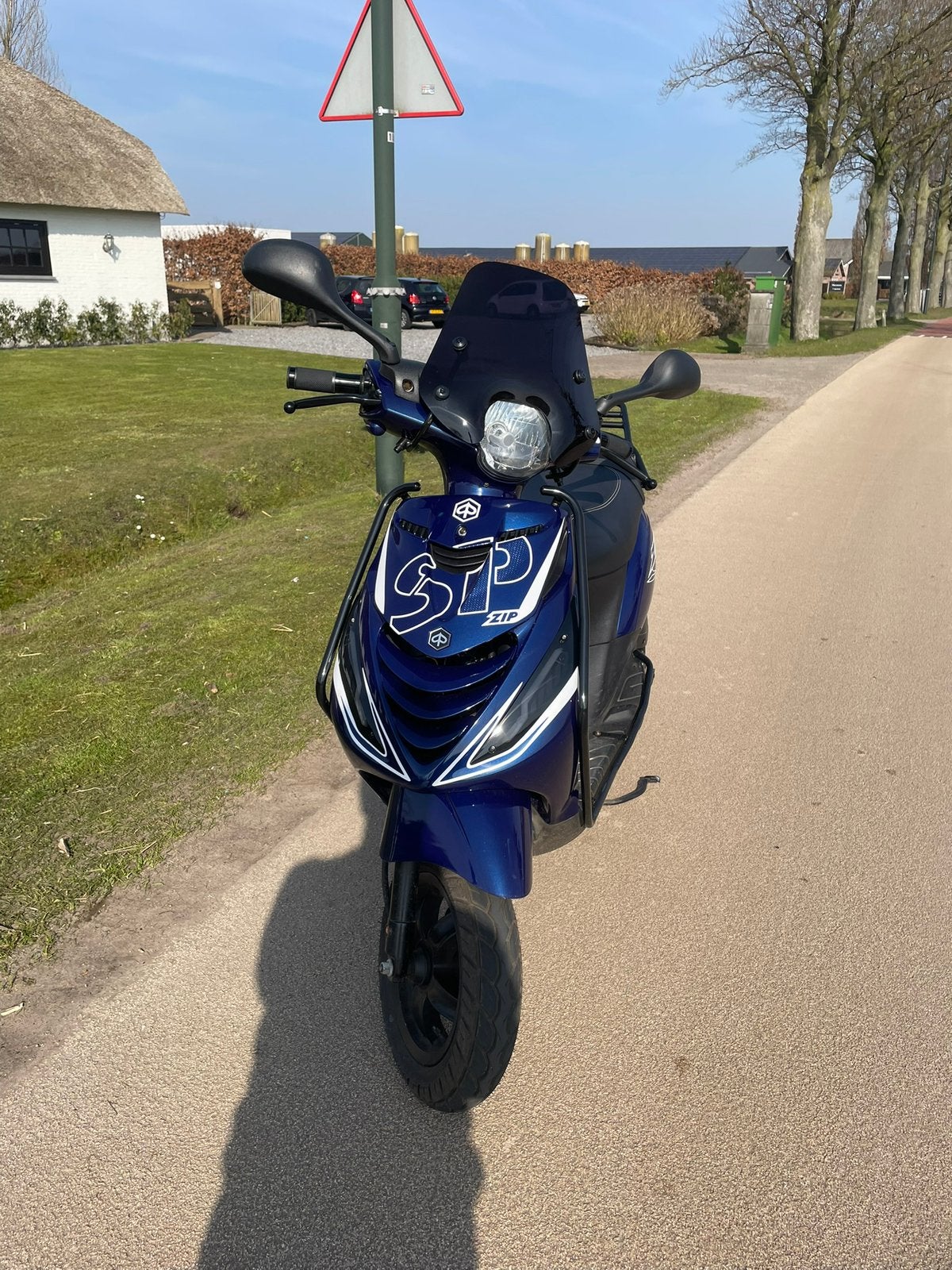 Piaggio zip 4 takt 50cc uit 2015, Fietsen en Brommers, Scooters | Piaggio, Ophalen, Maximaal 45 km/u, Zip, Zo goed als nieuw