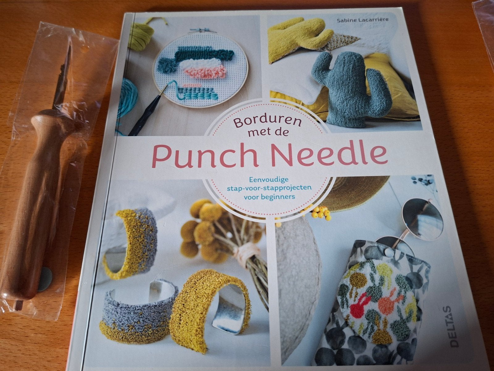Durable punchnaald en Deltas beginnersboek, Hobby en Vrije tijd, Borduren en Borduurmachines, Durable en Deltas, Nieuw, Ophalen of Verzenden
