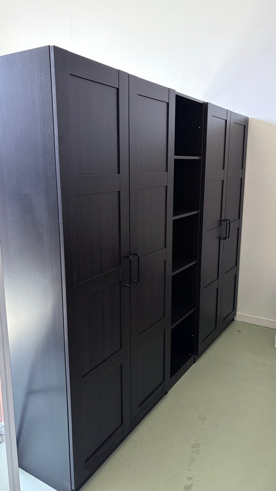 IKEA Pax zwarte kledingkast met lades en hangruimte, Huis en Inrichting, 200 cm of meer, Zo goed als nieuw, 200 cm of meer, Overige houtsoorten