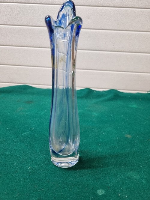 Vaasje blauw glas golvend, Ophalen of Verzenden