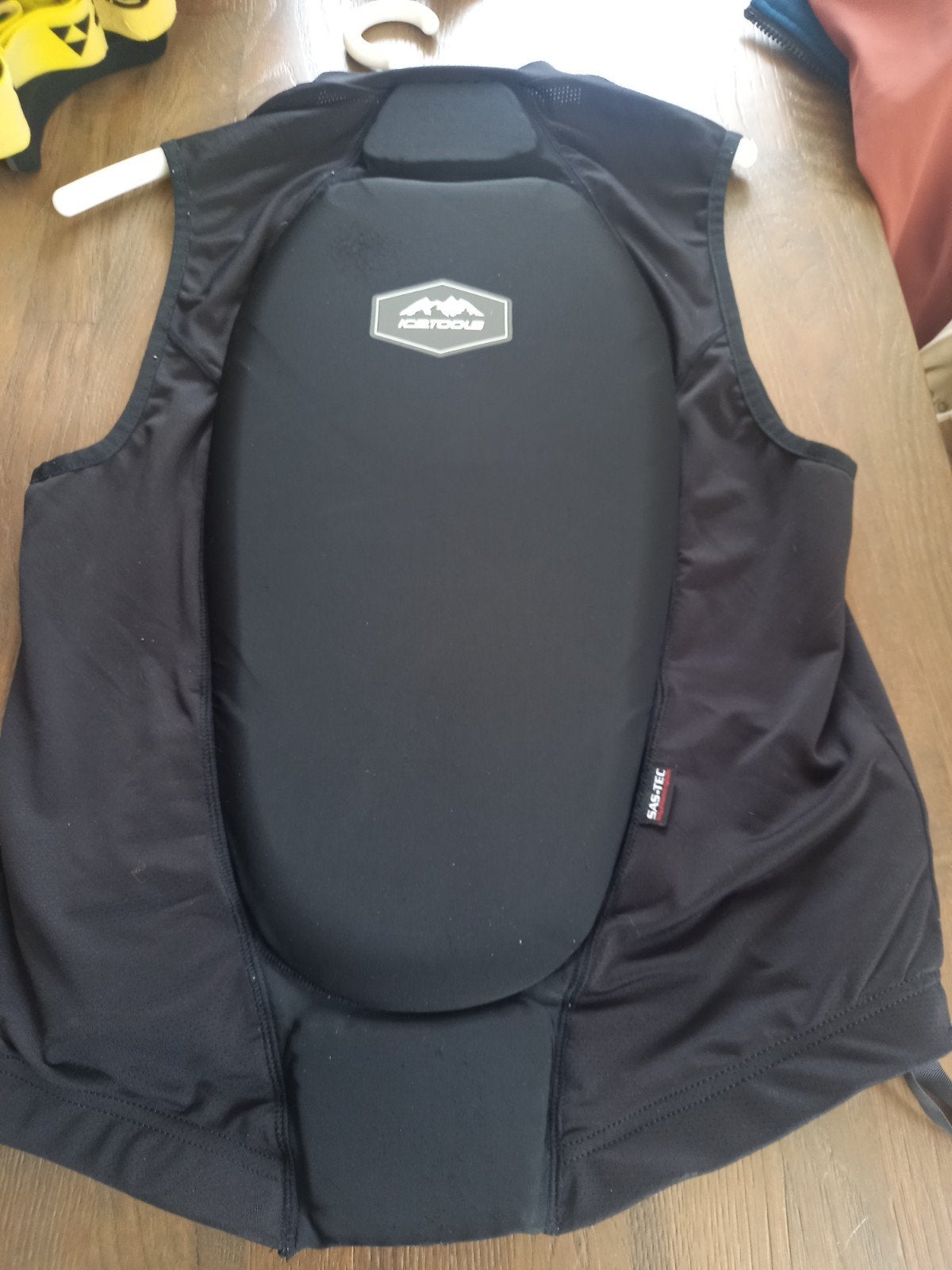 Rugbeschermer voor skiën/snowboarden, Ophalen of Verzenden, Zo goed als nieuw, Helm of Bescherming