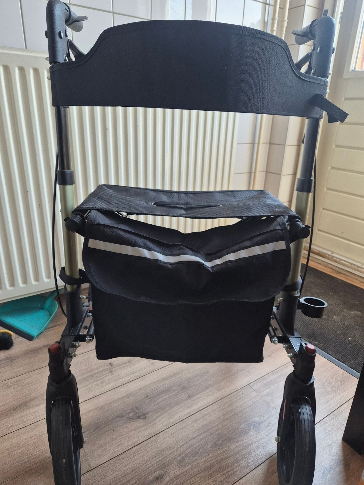 licht gewicht rollator, Ophalen, Opvouwbaar, Zo goed als nieuw