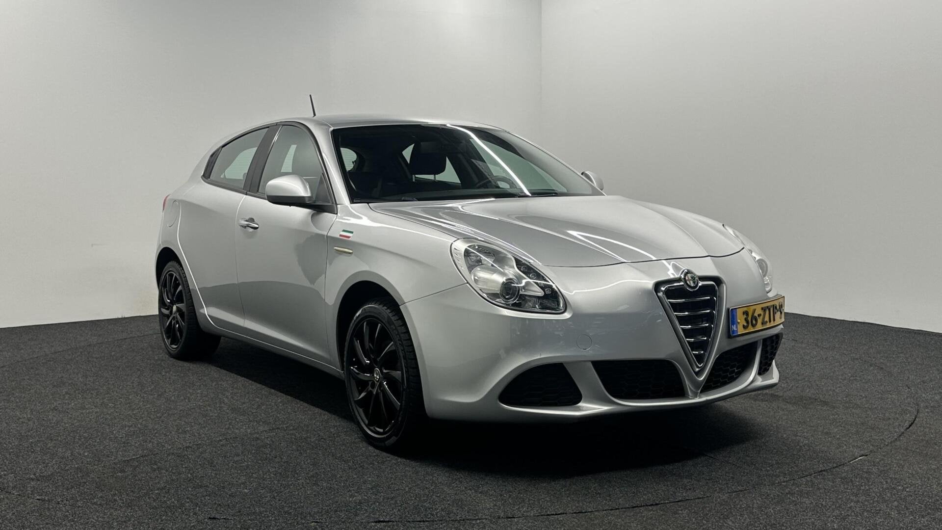 Alfa Romeo Giulietta 1.4 T Progression AIRCO CRUISE LM 11700, Auto's, Voorwielaandrijving, Euro 5, Stof, Gebruikt