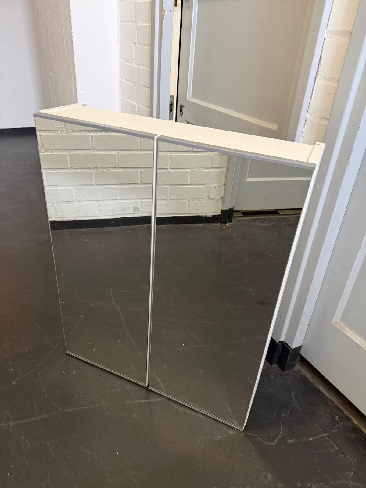 Ikea spiegelkast - enhet - als nieuw, Huis en Inrichting, Badkamer | Badkamermeubels, Ophalen, Spiegelkast, 50 tot 100 cm, Zo goed als nieuw