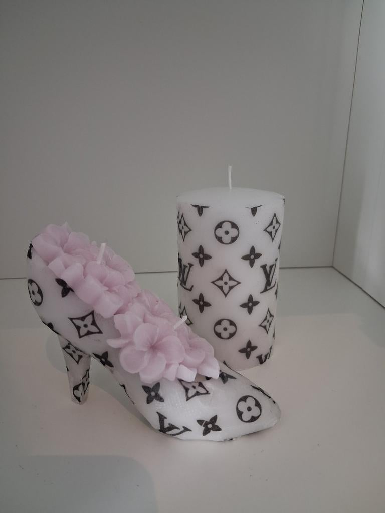 Louis vuitton set kaarse, Huis en Inrichting, Woonaccessoires | Kandelaars en Kaarsen, Overige materialen, Overige kleuren, Nieuw