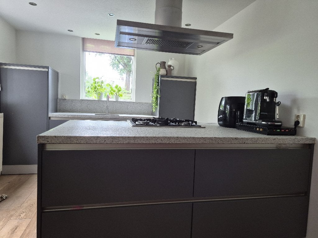 Nette gebruikte Siematic keuken met kookeiland en combi-oven, Ophalen, Gebruikt, Overige typen, Graniet of Steen