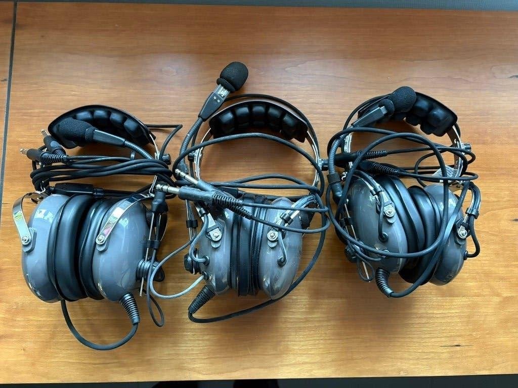 set van 3 professionele piloten headsets