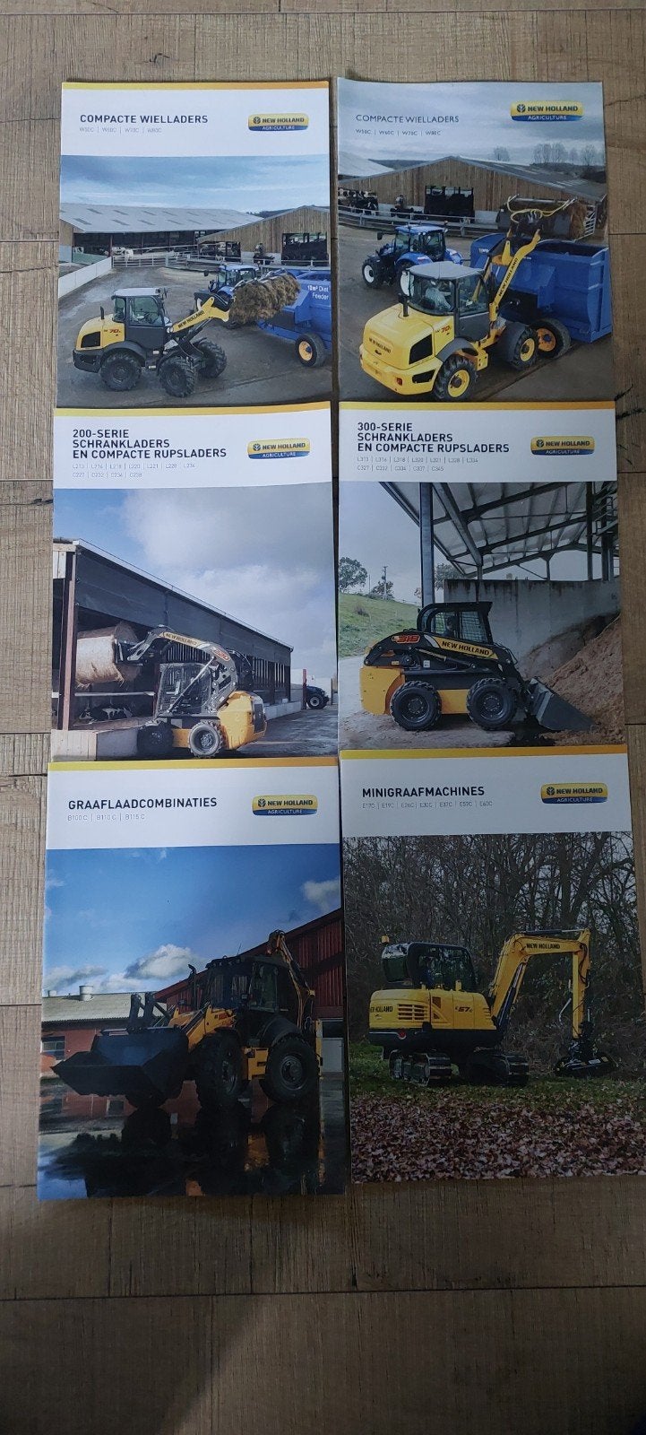 New Holland compact folders, Verzamelen, Spoorwegen en Tramwegen, Ophalen of Verzenden, Trein