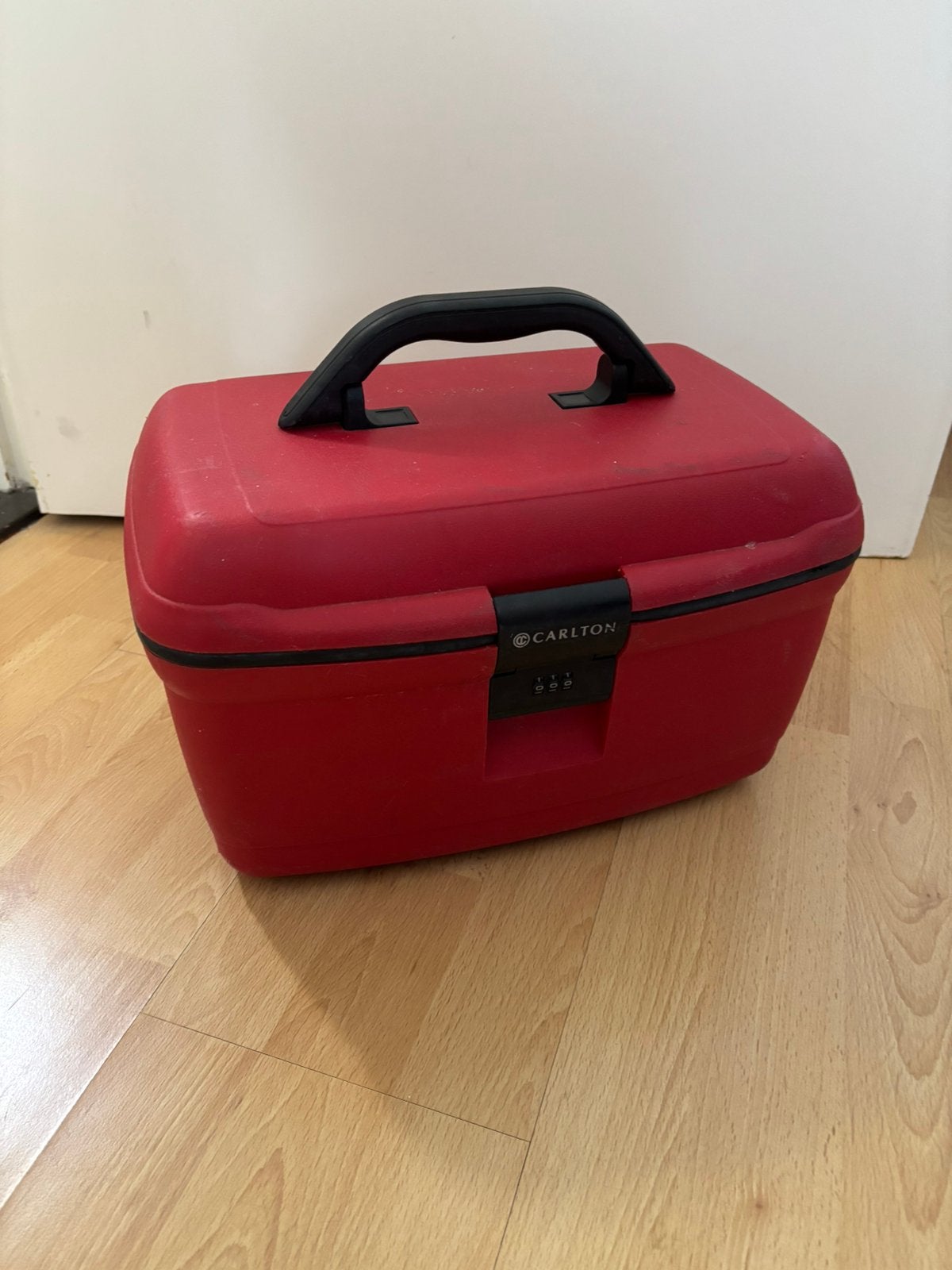 Rode harde beautycase van het Carlton, Sieraden, Tassen en Uiterlijk, Beautycases, Ophalen of Verzenden, Rood, Hardcase, Met slot